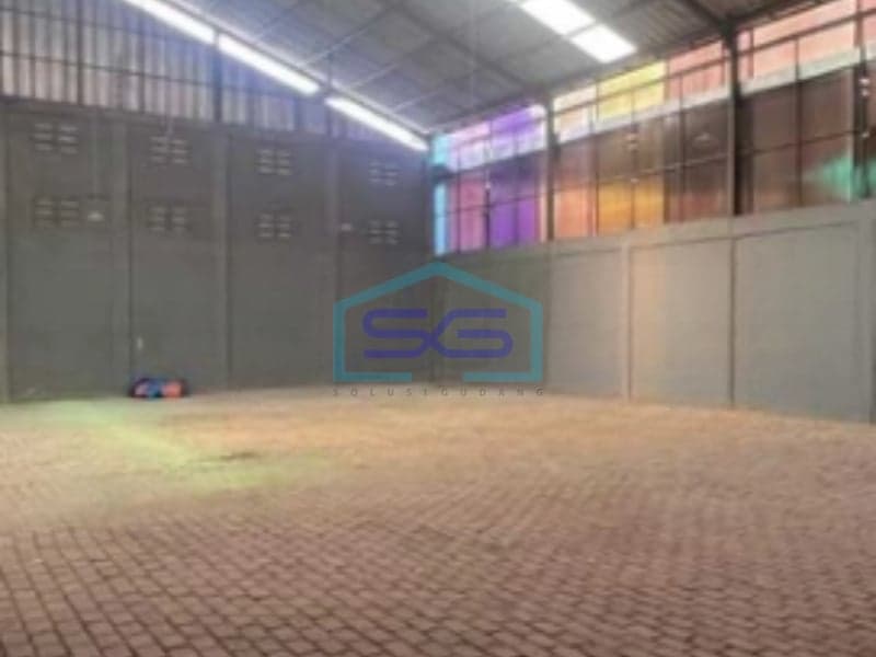 Disewakan Gudang Luas Tanah 1000 m² Lokasi Bebas Banjir di Ciracas Jakarta Timur