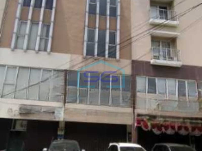 For Sale: Spacious Shophouse, Land Area 115 m², Ready to Occupy in Menteng, Central Jakarta