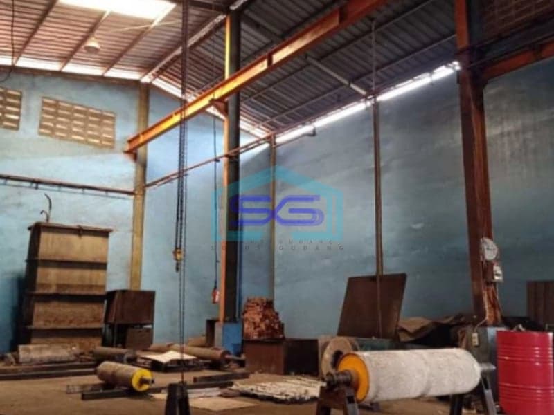 Dijual Pabrik Bubut Bonus Hoist 5ton di Teluk Naga Tangerang LB 1500m2