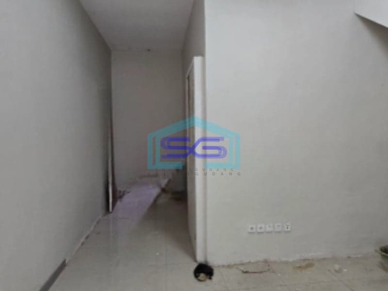 Disewakan Ruko 3 Lantai Luas Bangunan 222 m² Lokasi Candisari Semarang