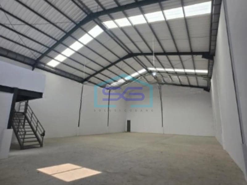 Warehouse for Rent 400 m² Building Area Tangerang
