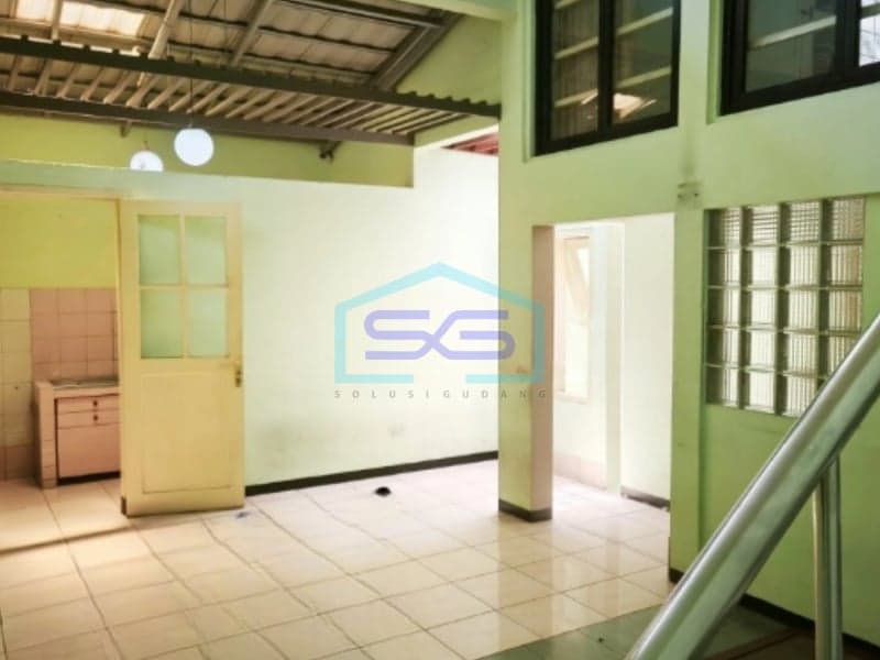 Disewakan Ruko Mainroad Lokasi di Wastukencana, Bandung LB 183m2