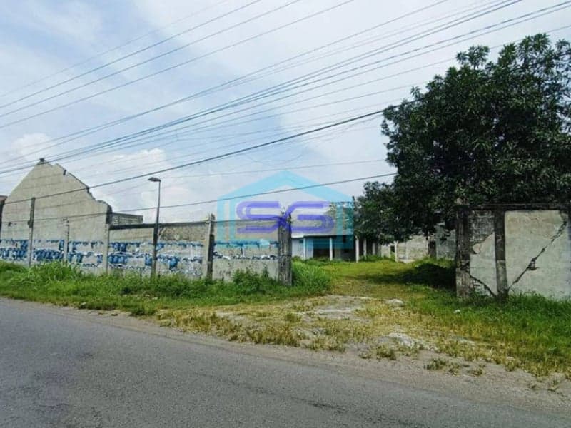 Dijual Tanah Murah Bonus Bangunan Gudang di Jl Raya Benjeng Gresik LT 12000m2