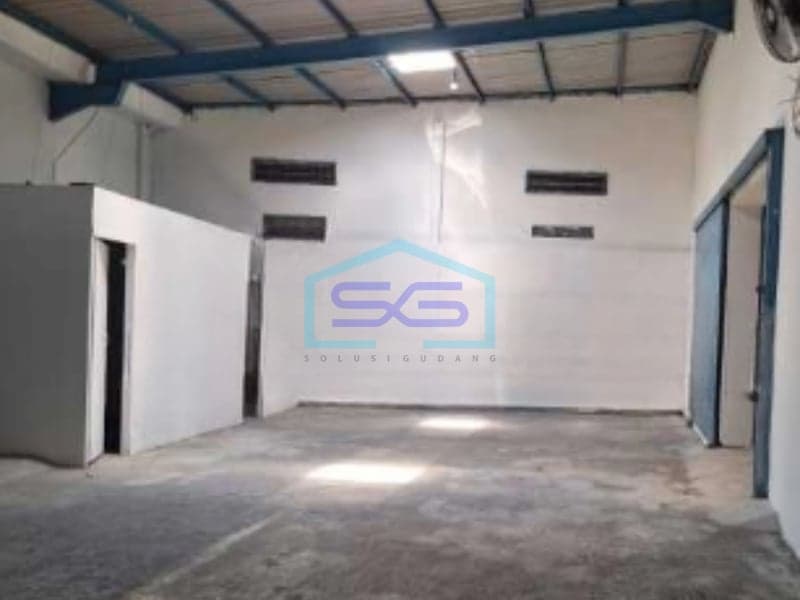 Disewakan Gudang Siap Pakai Ada Kantor Luas Bangunan 992 m² Lokasi di Banjarsari Surakarta