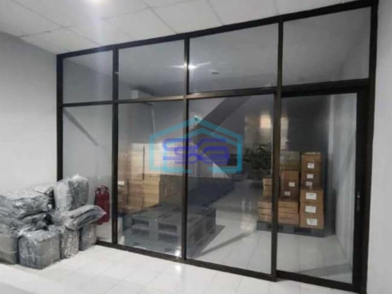 Dijual Ruko 3 Lantai Luas Bangunan  180 m² Lokasi di Pluit Jakarta Utara