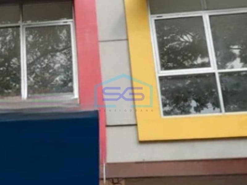 For Sale: Strategic Shophouse, Building Area 196 m², Located in Surakarta