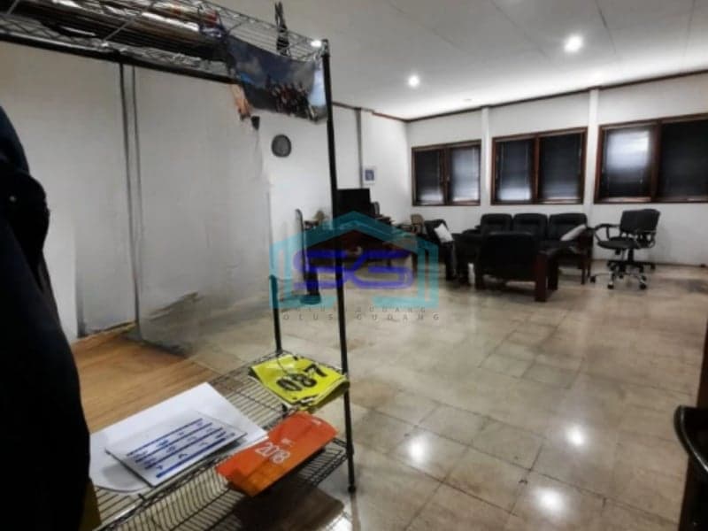 Dijual Gedung Kantor di Luas Bangunan 175m2 Lokasi Strategis di Kemayoran Jakarta Pusat