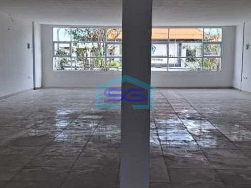 Disewakan Ruko Gandeng Parkiran Luas Jalan Utama Dalung Bali Luas 400m2