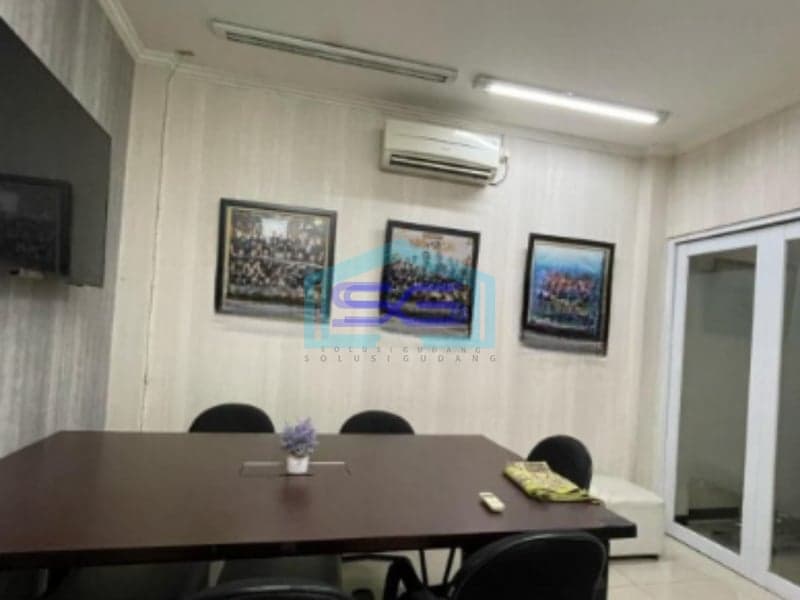 Dijual Ruko Lokasi Bebas Banjir Luas Bangunan 692 m² di Tangerang Selatan