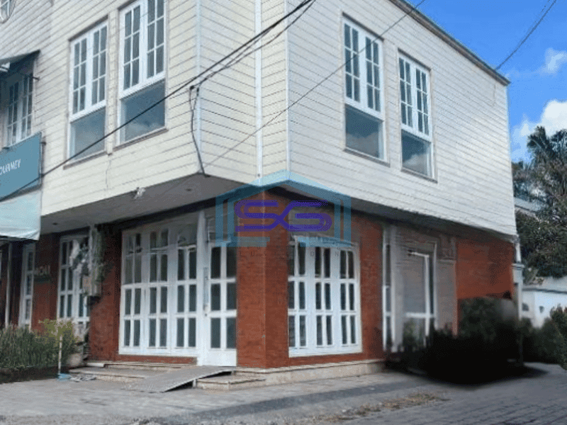 Disewakan Ruko 2 Lantai di Kerobokan Badung Bali Luas Bangunan  180 m²