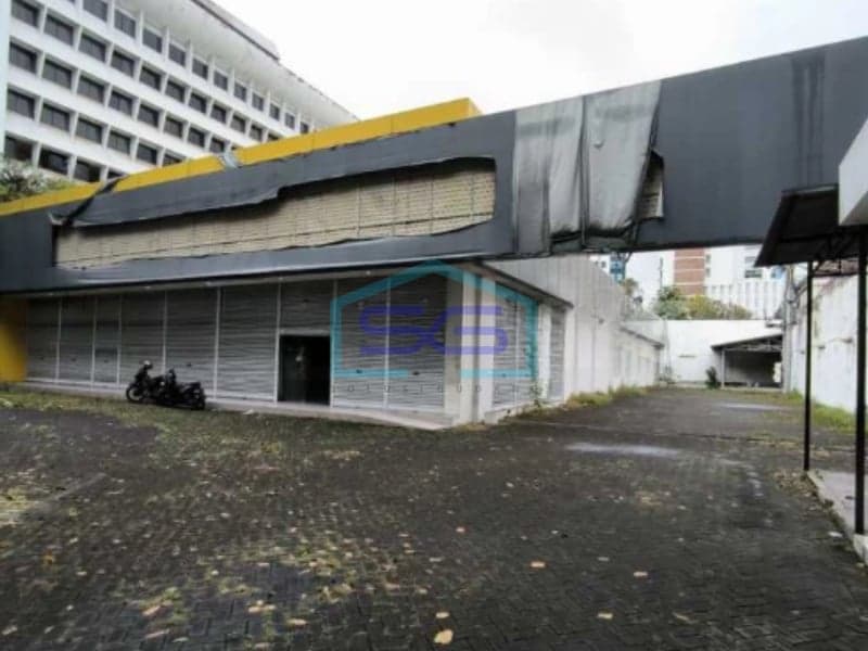 For Rent Former Bank Commercial Building in Panglima Sudirman Surabaya Building Area 1000m²