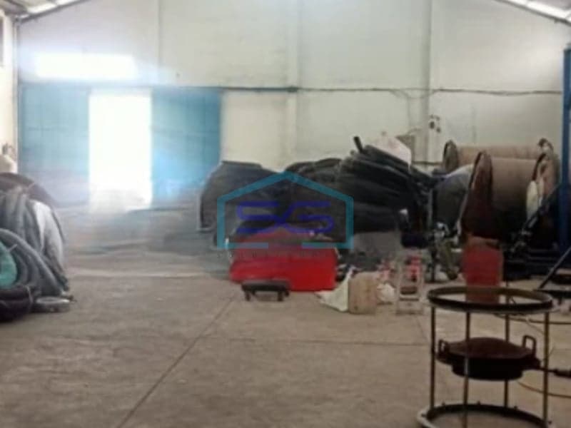 万隆西部吉波龙科波，现成仓库出售，建筑面积500平方米