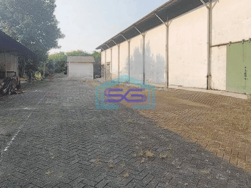 Dijual gudang besar 3000m2 di Pasar Kemis