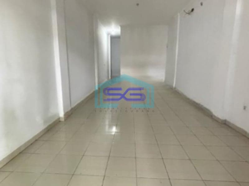 Disewakan Ruko 3 Lantai Luas Bangunan  220 m² Lokasi di Grogol Jakarta Barat