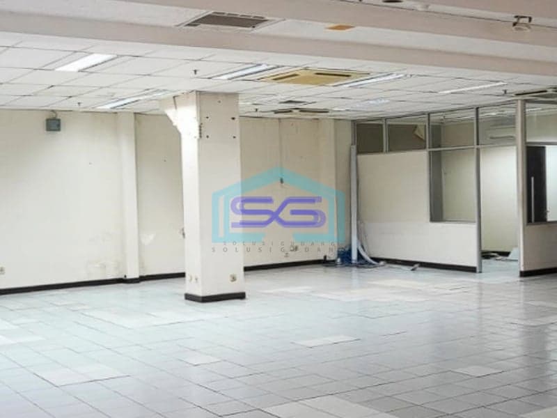Disewakan Gedung 5 Lantai Di Kompas Gajah Mada Jakarta Barat Lokasi Strategis LB 1082m2