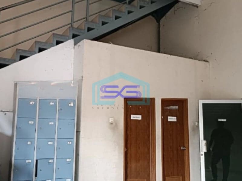 Disewakan Gudang Ada Lift Barang Luas Bangunan 2000 m² Lokasi di Bekasi