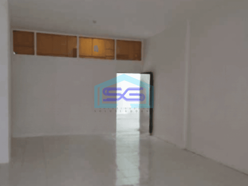 Disewakan Ruko Luas Bangunan 250 m² di Pinggir Jalan Raya Pangeran Jayakarta Jakarta Pusat