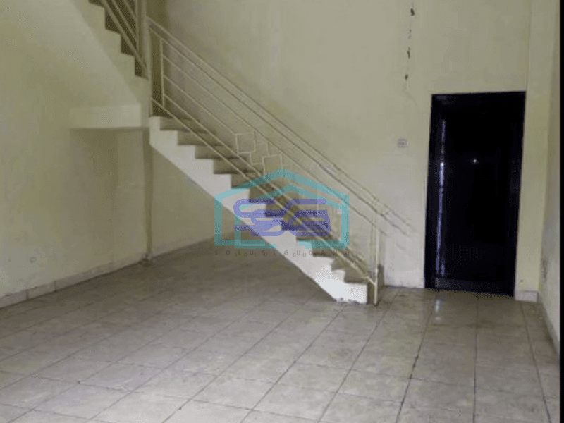 Disewakan Ruko Lokasi Strategis 3 lantai di Manahan Solo