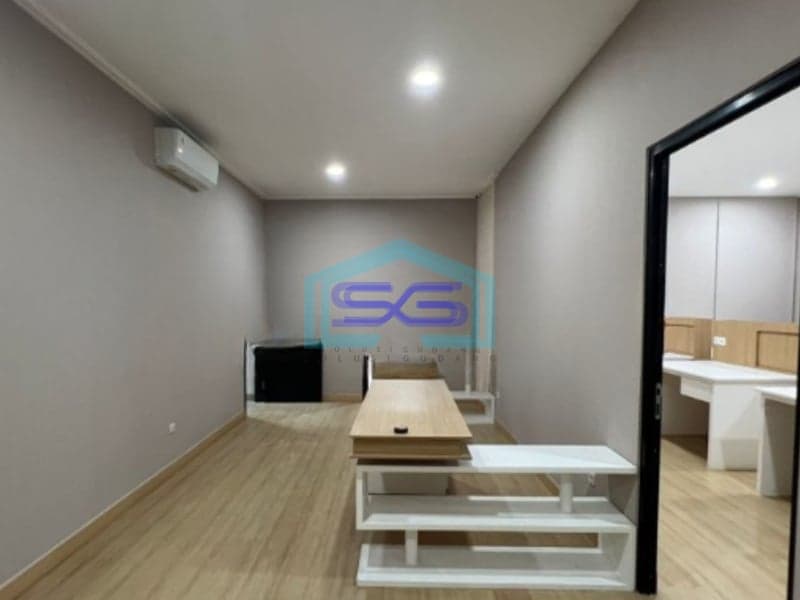 Dijual Ruko 3 Lantai Luas Tanah  156 m² Lokasi Bebas Banjir di Kelapa Gading Jakarta Utara