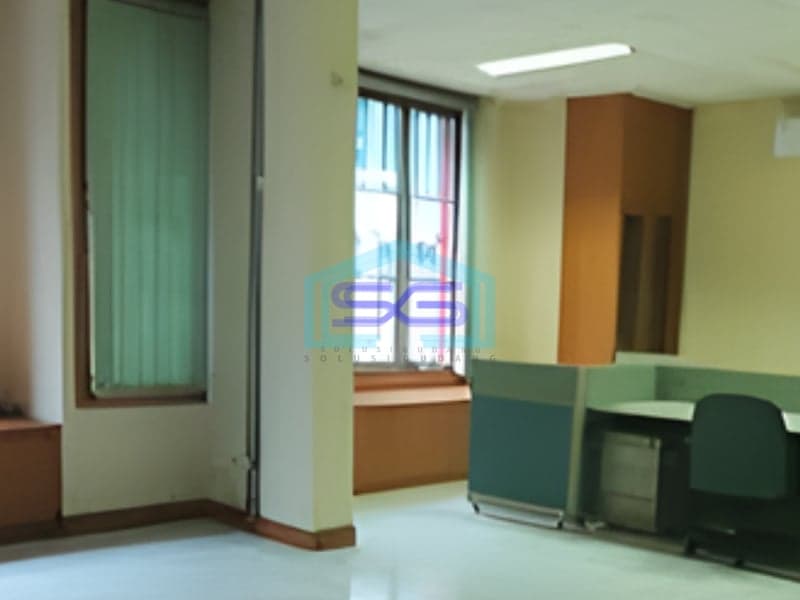 Disewakan Ruko Luas Bangunan  450 m² Lokasi di Pluit Jakarta Utara