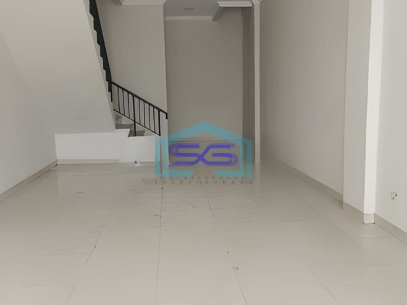 Disewakan Ruko Hadap Dalam LB 250m2 Bangunan 3.5 Lantai Jakarta Barat