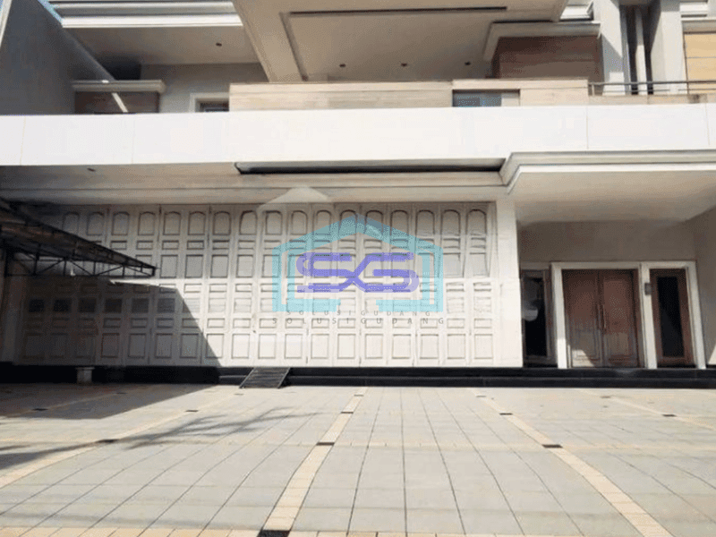 Disewakan Ruang Usaha Tengah Kota di Gajahmada Semarang LB 970m2 Siap Pakai