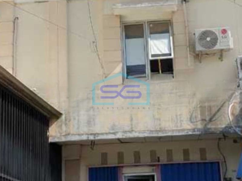 For Rent: Spacious Shophouse, Building Area 140 sqm, West Jakarta Location