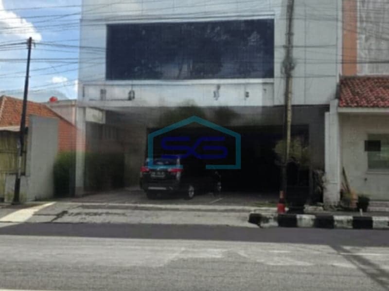 Disewakan Ruang Usaha Super Strategis di Jalan Jendral Sudirman Sukoharjo Jawa Tengah LB 600m2