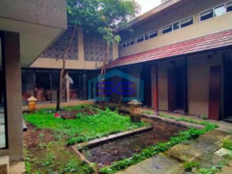 Dijual Ruang Usaha Sangat Bagus Lokasi Strategis di Surya Sumantri Bandung LT 780m2