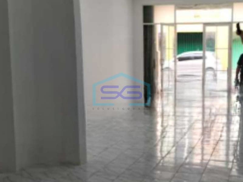 Cheap Flood-Free Ready-to-Live Shophouse for Rent in Tangerang Banten