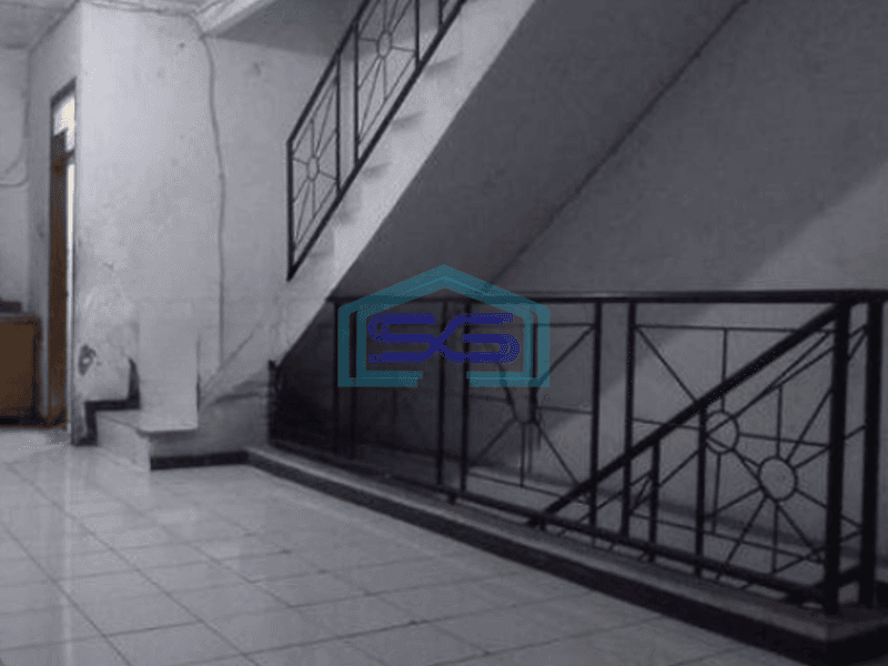 Disewakan Ruko Luas Bangunan 186 m² Lokasi Strategis di Kalideres Jakarta Barat
