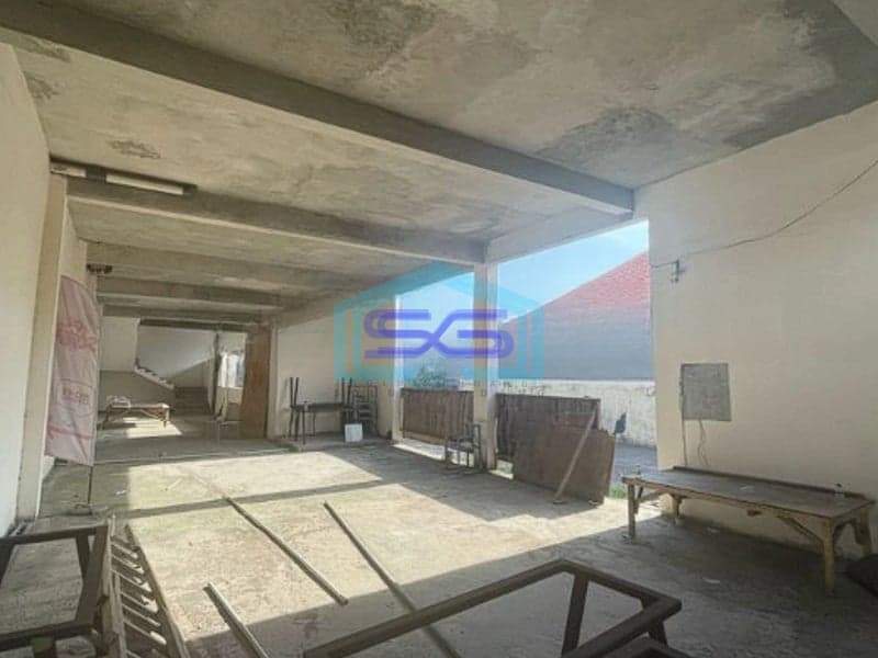 Disewakan Ruang Usaha 2 Lantai Di Pusat Seminyak Bali LB 300m2