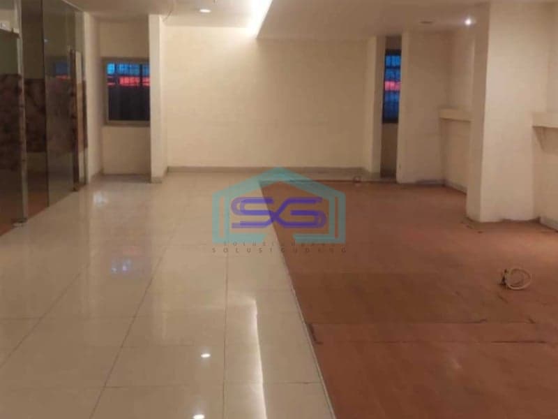 Disewakan Ruko 4 Lantai Lokasi Strategis Cocok Untuk Investasi Usaha di Solo LB 773m2