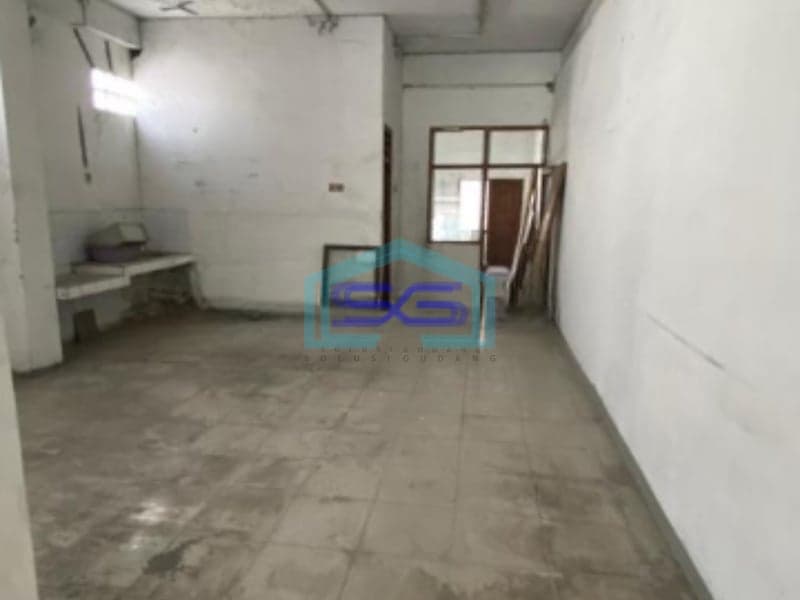 Disewakan Ruko 3 Lantai Panjang Carport Luas Bangunan 495m2 Di Cempaka Putih Jakarta Pusat