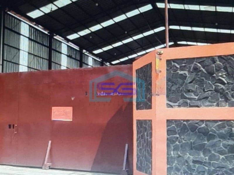 Dijual Gudang Bagus di Jalan Raya Tapos Depok Strategis Pinggir Jalan LT 588m2