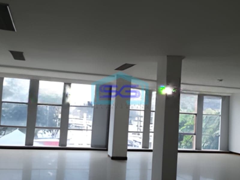 Dijual Ruko Gandeng di Jalan Besar Jakarta Barat Luas Bangunan 702m2