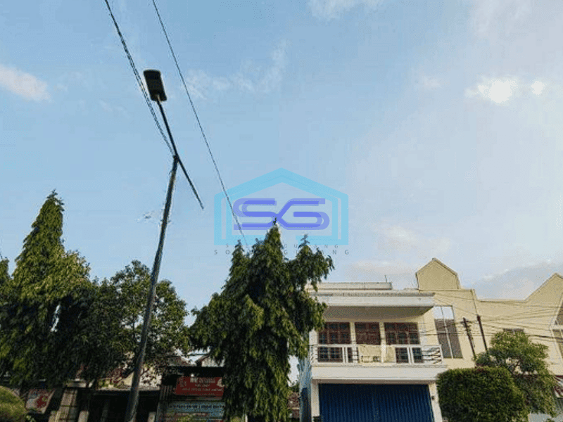 Disewakan Ruko 2 Lantai di Kota Madiun Lokasi Strategis Luas Bangunan 350m2