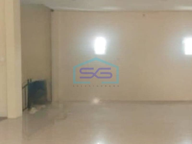 Disewakan Ruko 2 Lantai Luas Bangunan 180 m² Lokasi di Jakarta Timur