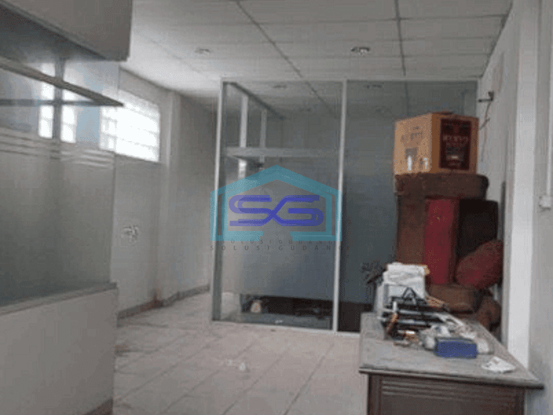 Disewakan Ruko Pinggir Jalan Tomang Jakarta Barat 2 Lantai LB 164m2