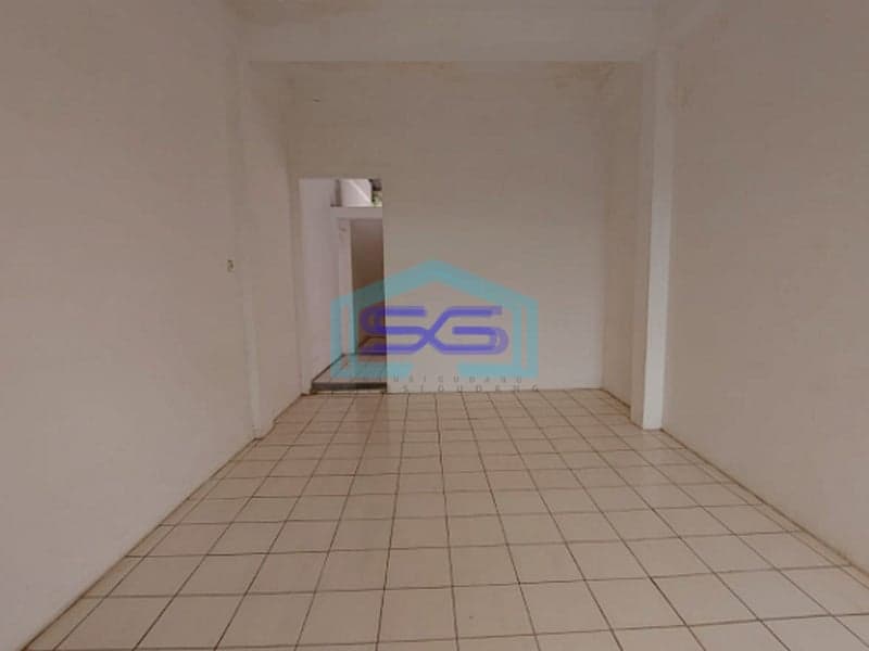 Disewakan Ruko Bisnis Pinggir  3 Lantai Siap Pakai di Jalan Parameswara, Palembang LB 176m2
