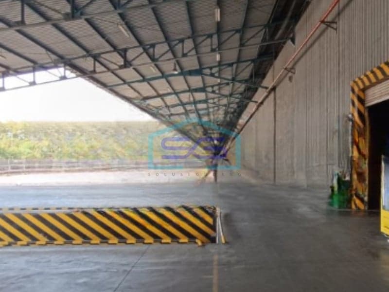 Warehouse for Rent with 40 Feet Container Access, Building Area 5472 m² in East Jakarta