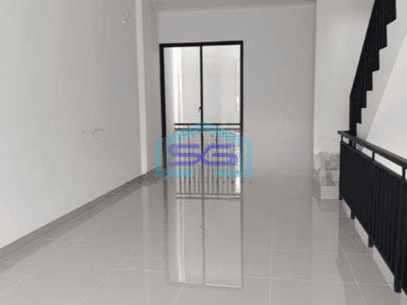 Disewakan Ruko Baru Green lake Full 3 Lantai Jakarta Barat