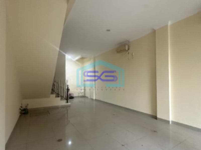 Disewakan Ruko Hook 2.5 Lantai Siap Pakai Galaxy Bekasi Selatan Luas Bangunan  200 m²