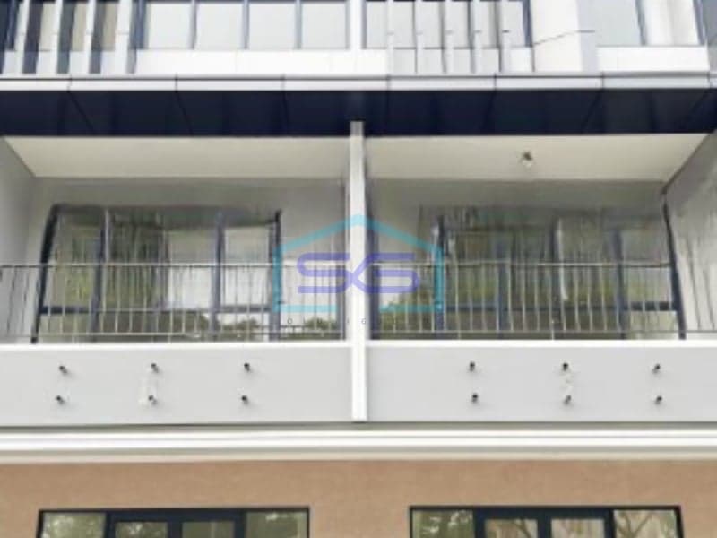 For Sale: Flood-Free Ready-to-Live Shop House, Building Area 154 m², Located in South Tangerang