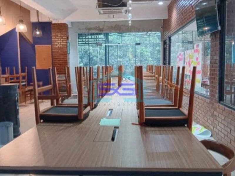 Disewakan Ruang Usaha Lokasi Strategis Posisi Hook Area Kebayoran Baru Jakarta Selatan LB 1500m2