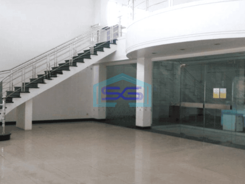 Disewakan Gedung Kantor Lokasi Strategis di Surapati Bandung Luas Tanah 995 m²