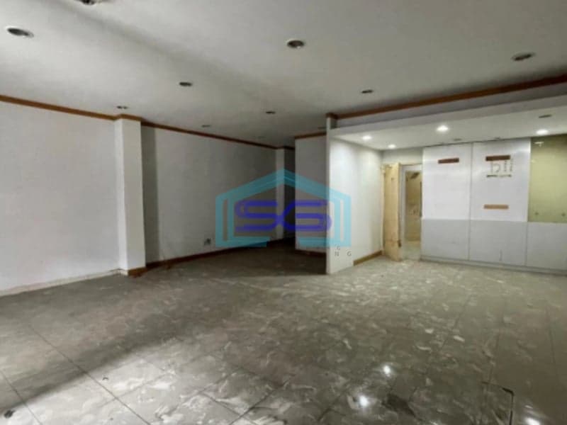 Disewakan Ruko 3 Lantai Kawasan Niaga Di Pasar Legi Banjarsari Solo LB 300m2
