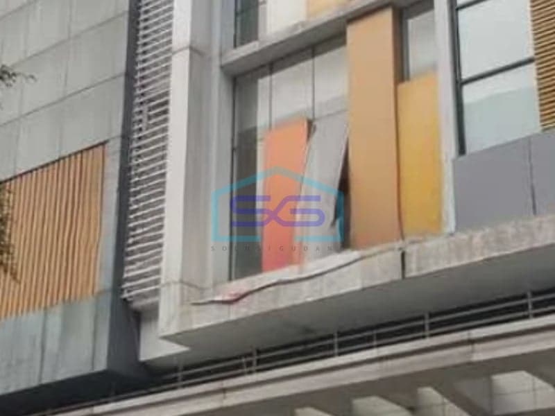 雅加达北部Kelapa Gading东大道商住楼出售，建筑面积411平方米