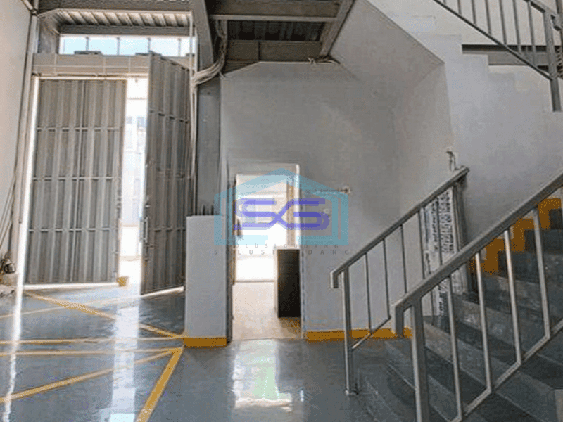 Disewakan gudang + kantor bagus siap pakai di Kalideres