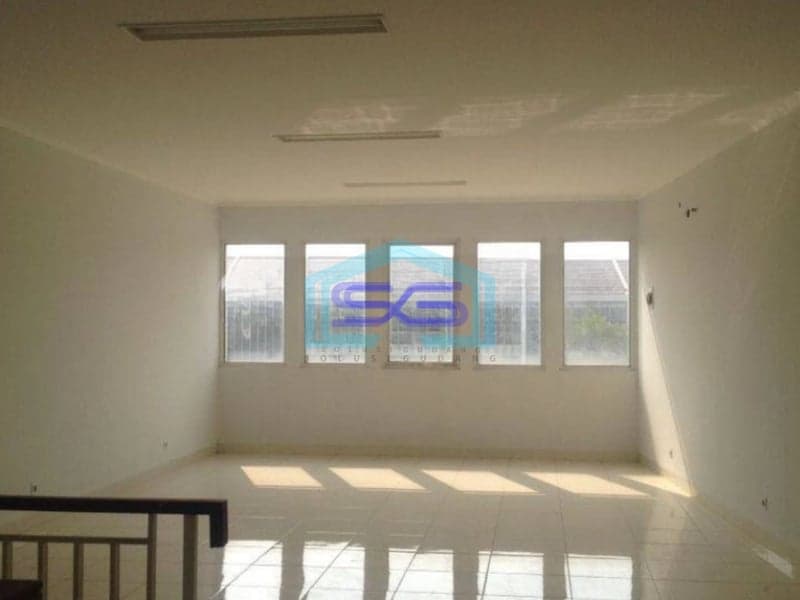 Disewakan Ruko 3 Lantai di Tangerang LB 240m2
